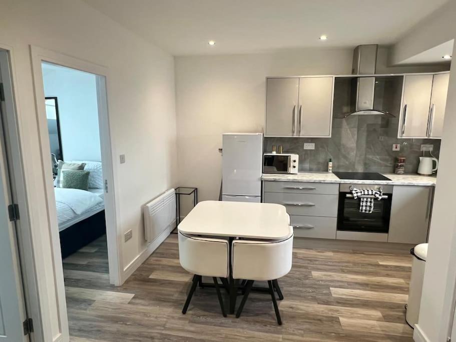 New 2 Bed Preston City Centre Flat - Sleeps 4 Eksteriør billede
