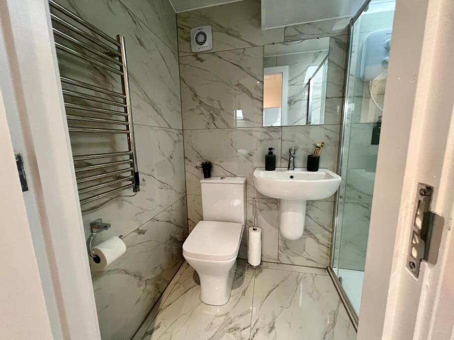 New 2 Bed Preston City Centre Flat - Sleeps 4 Eksteriør billede